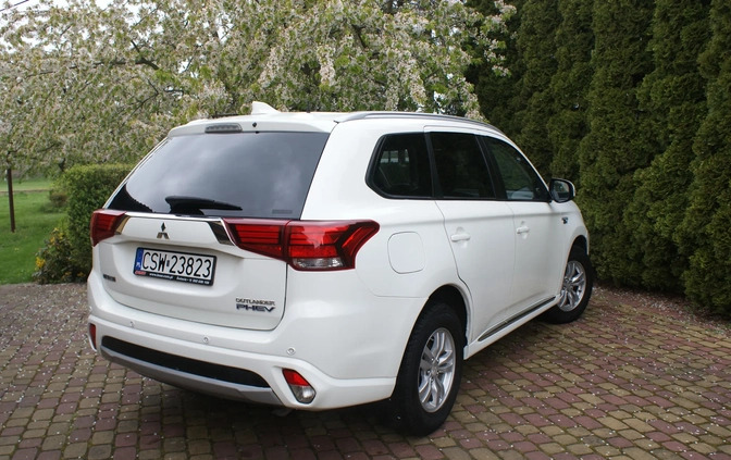 Mitsubishi Outlander cena 66950 przebieg: 255000, rok produkcji 2017 z Wieliczka małe 232